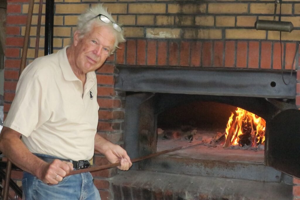 Just bij de oven